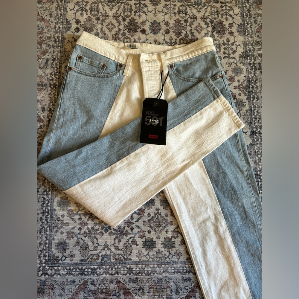 Brand new Levi’s pinstripe jeans

Size 27 x 26 - Picture 3 of 3